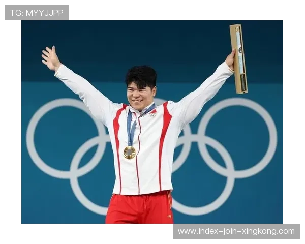 举重奇迹！中国小将连续三破世界纪录